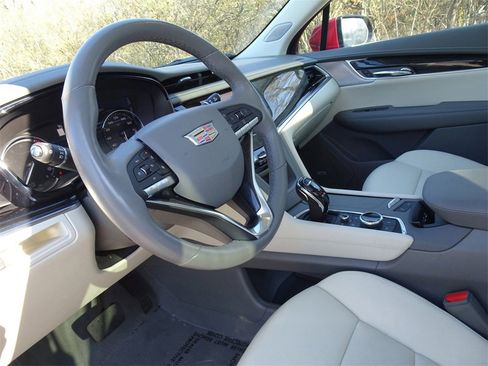 Certified 2024 Cadillac XT6 Premium Luxury image 13