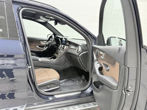 Used 2022 Mercedes-Benz GLC 300 4MATIC w/ AMG Line image 31