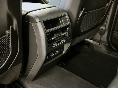 Used 2023 Jeep Grand Cherokee Limited image 29