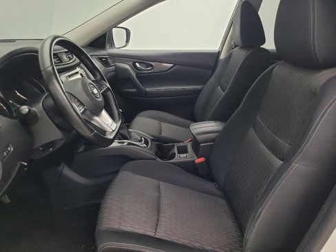 Used 2017 Nissan Rogue SV w/ SV Premium Package image 17