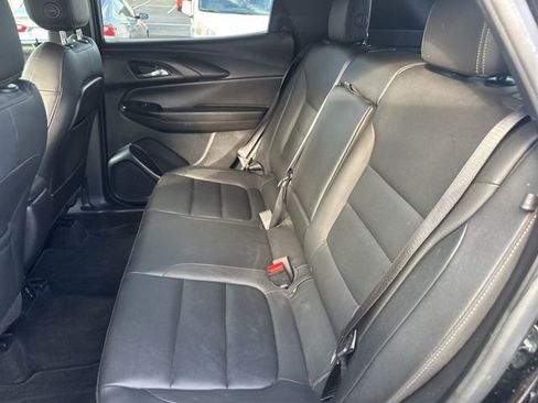 Used 2021 Chevrolet TrailBlazer ACTIV w/ Technology Package image 16