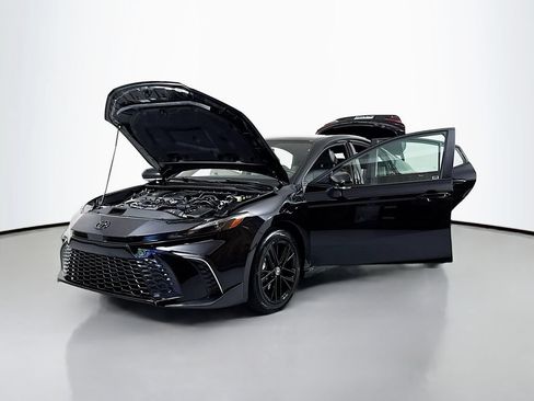 Used 2025 Toyota Camry SE w/ Convenience Package AWD/4WD image 22