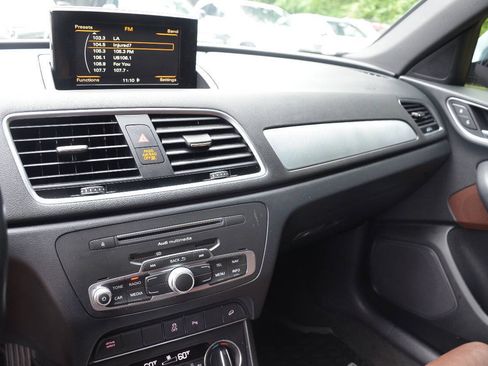 Used 2018 Audi Q3 2.0T Premium w/ Convenience Package FWD image 17