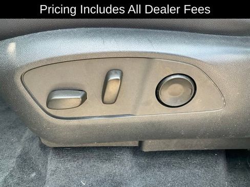 Used 2025 Chevrolet Traverse LT w/ Driver Confidence Package FWD image 6