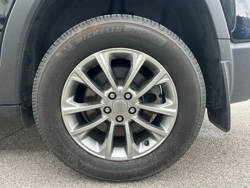 Used 2020 Jeep Cherokee Latitude Lux w/ Quick Order Package 26H Lux AWD/4WD image 26