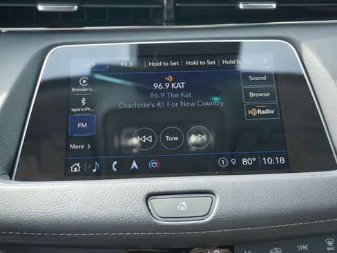Used 2022 Cadillac XT4 Luxury w/ Cold Weather Package FWD image 32