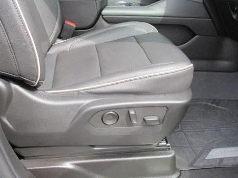 Used 2022 Chevrolet Tahoe Premier RWD image 16