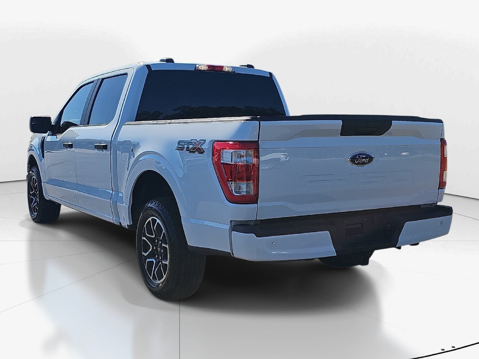 Used 2022 Ford F150 XL w/ STX Appearance Package RWD image 8