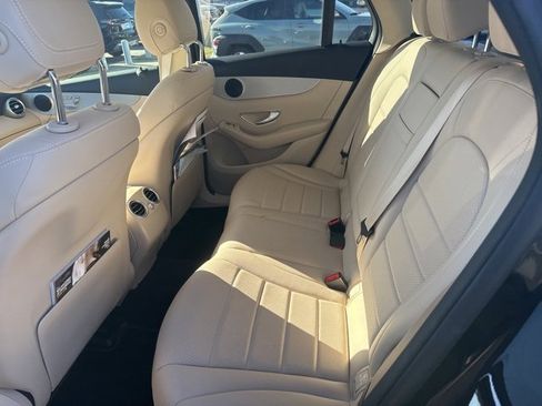 Used 2022 Mercedes-Benz GLC 300 image 8