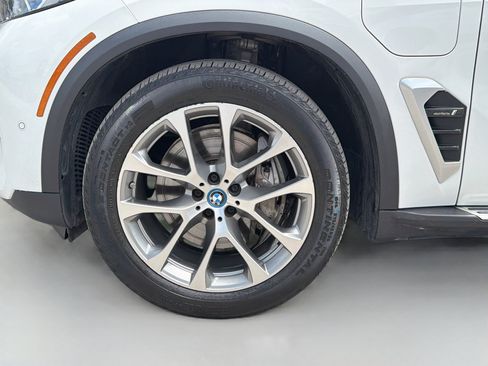 Used 2024 BMW X5 xDrive50e AWD/4WD image 43