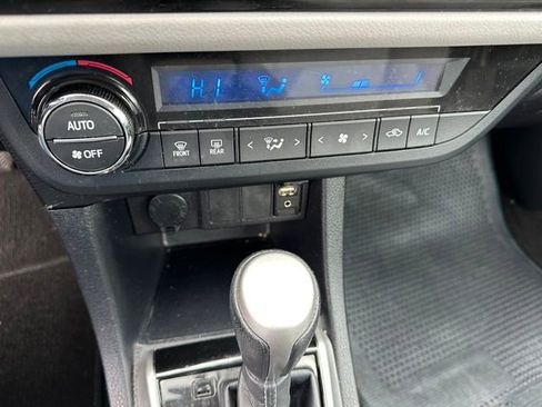 Used 2016 Toyota Corolla L image 14