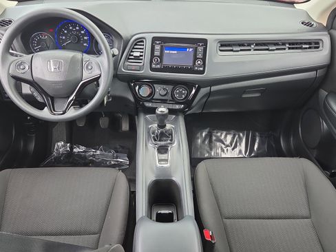 Used 2018 Honda HR-V LX image 13