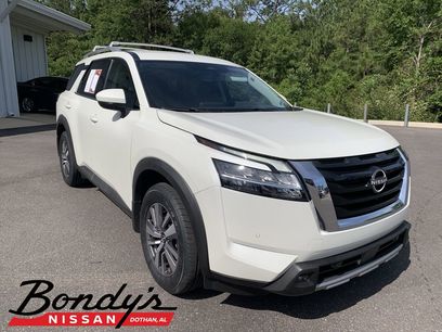 Used 2023 Nissan Pathfinder SL