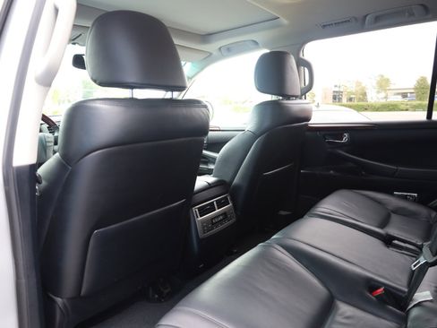 Used 2013 Lexus LX 570 4WD image 13