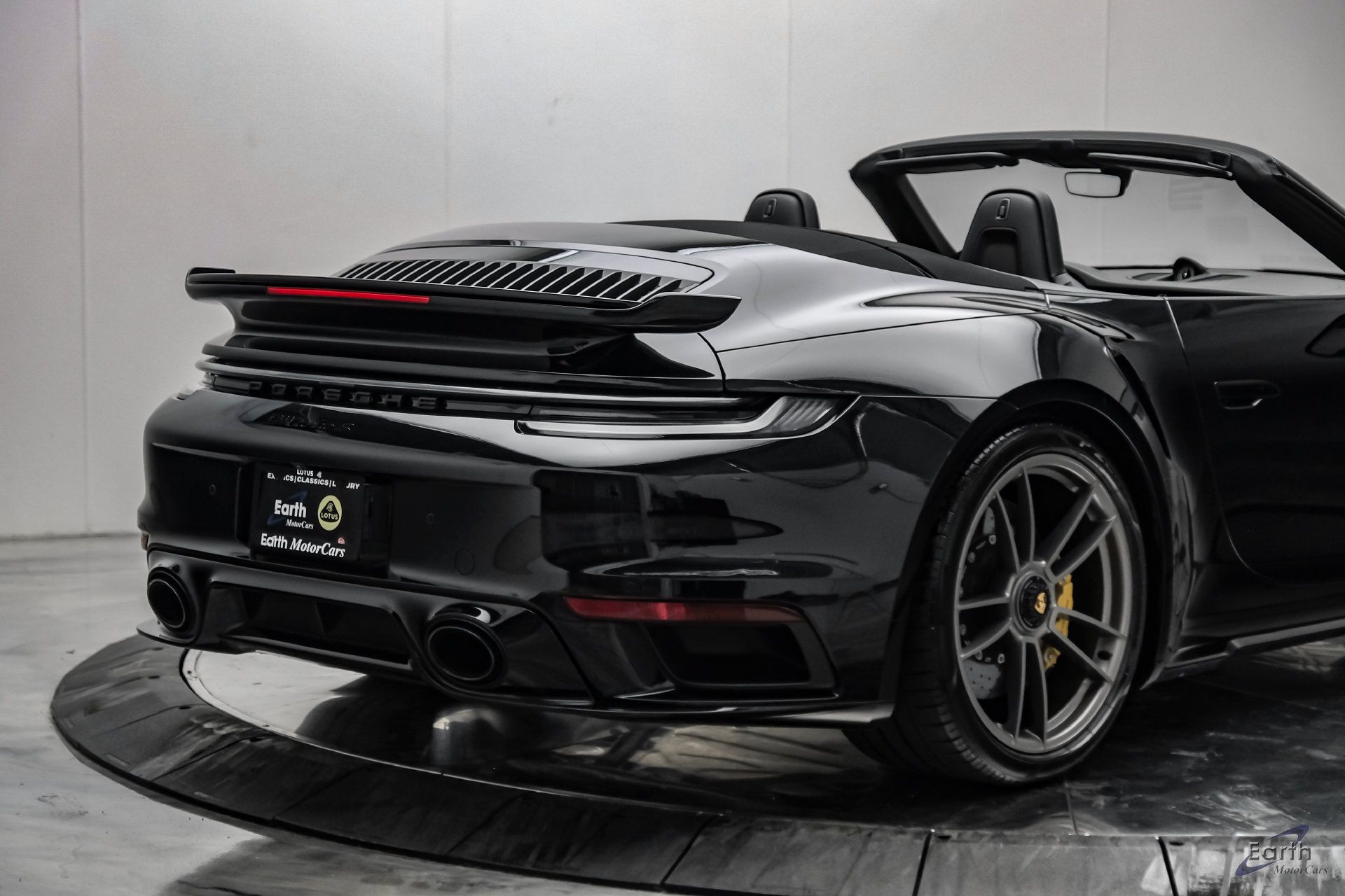Used 2025 Porsche 911 Turbo S w/ Exterior Sport Package AWD/4WD image 24