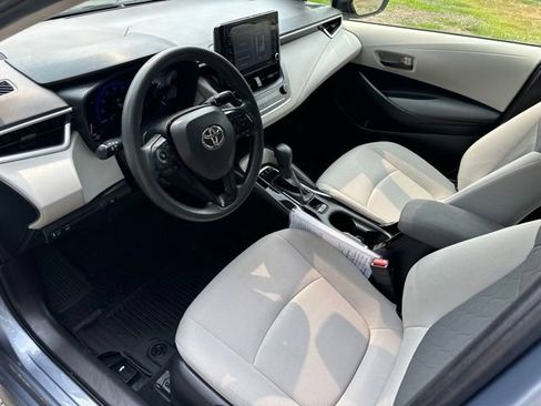 Used 2022 Toyota Corolla LE FWD image 13