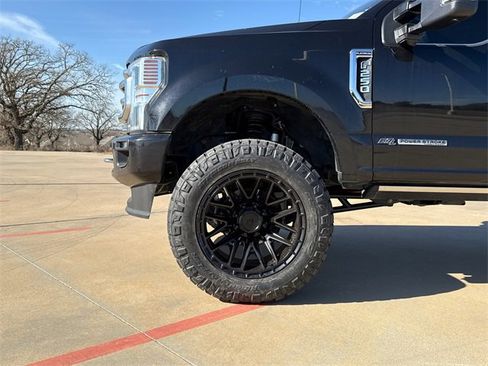 Used 2022 Ford F250 Platinum w/ FX4 Off-Road Package image 5