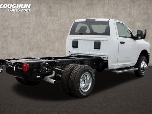 New 2024 RAM 3500 Tradesman w/ Chrome Appearance Group image 7
