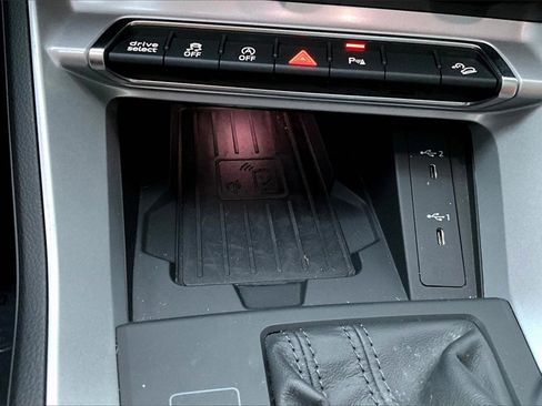 Used 2024 Audi Q3 2.0T Premium Plus image 16