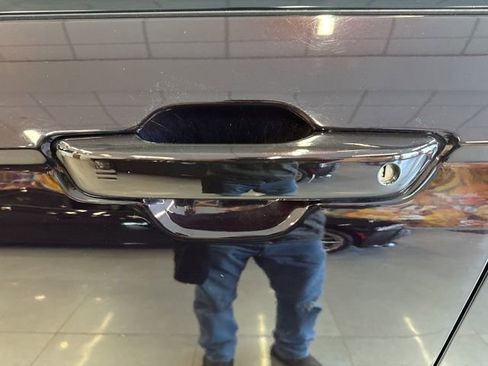 Used 2022 Jeep Grand Cherokee L Limited w/ Luxury Tech Group II image 21