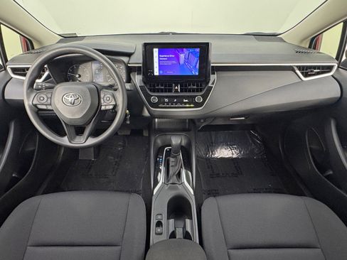 Used 2025 Toyota Corolla LE image 11