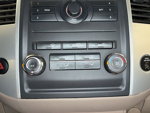 Used 2009 Nissan Frontier SE w/ SE Value Truck Pkg RWD image 27