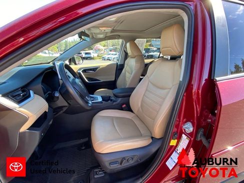 Certified 2021 Toyota RAV4 XLE Premium AWD/4WD image 33