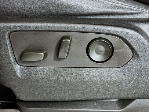 Used 2023 Chevrolet Suburban Z71 image 22