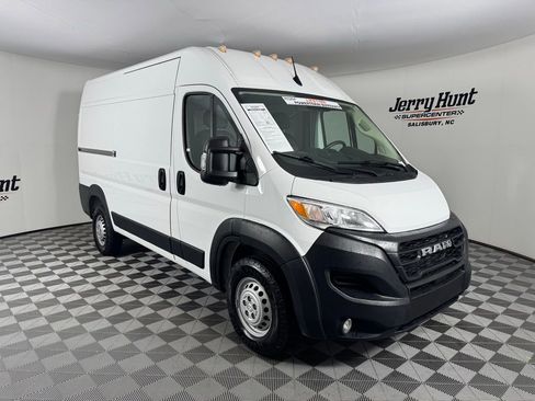 Used 2024 RAM ProMaster 2500 w/ Convenience Group FWD image 5