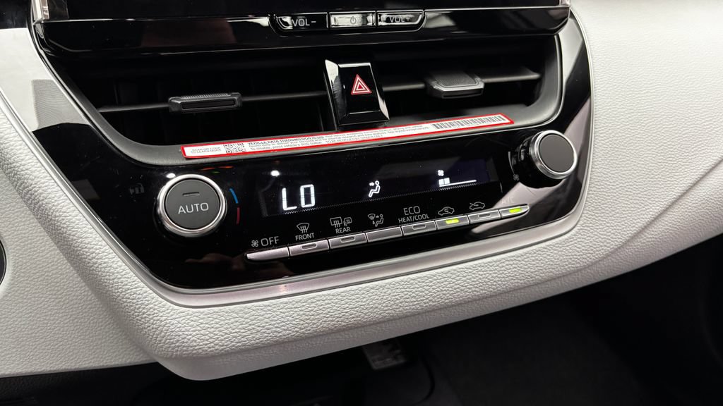 Used 2026 Toyota Corolla SE w/ SE Package FWD image 24