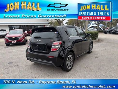 Used 2019 Chevrolet Sonic LT w/ Convenience Package image 9