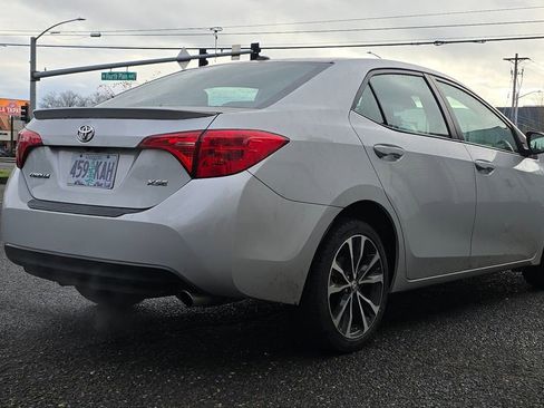 Used 2017 Toyota Corolla XSE image 3