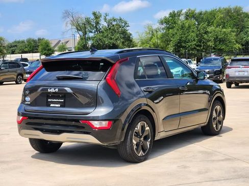 Certified 2023 Kia Niro Wind FWD image 7