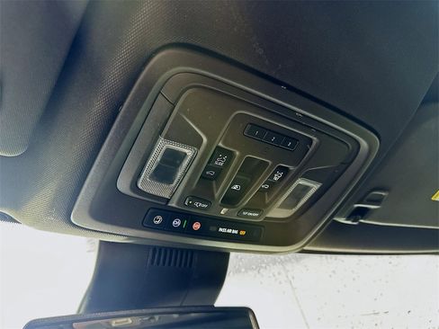 Used 2022 GMC Sierra 1500 Denali image 32