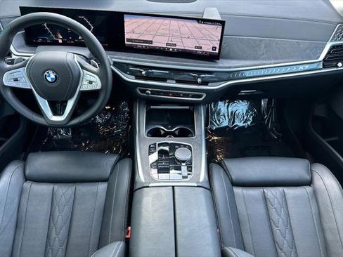 Used 2025 BMW X7 xDrive40i AWD/4WD image 12