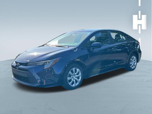 Used 2024 Toyota Corolla LE FWD image 3