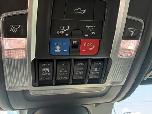 Used 2019 RAM 1500 Limited AWD/4WD image 14