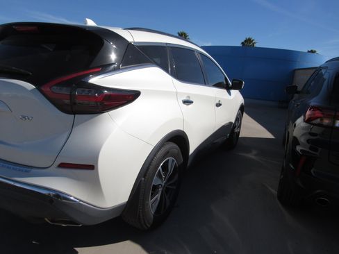 Used 2020 Nissan Murano SV image 3