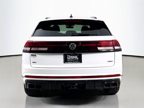 Used 2025 Volkswagen Atlas Cross Sport SEL R-Line image 9