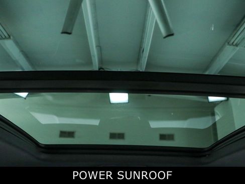Used 2021 Volkswagen Atlas Cross Sport SE w/ Panoramic Sunroof Package FWD image 22