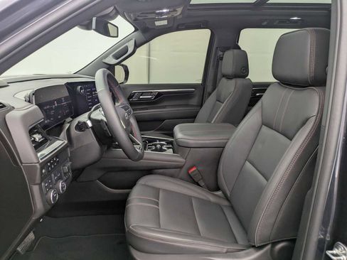 Used 2025 Chevrolet Tahoe RST w/ Comfort Package AWD/4WD image 17