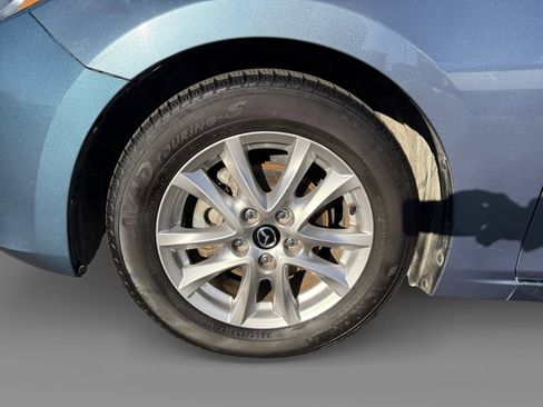Used 2016 MAZDA MAZDA3 i Touring w/ Popular Equipment Package image 9