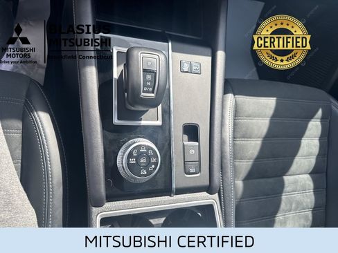 Used 2024 Mitsubishi Outlander 4WD Plug-In Hybrid image 19
