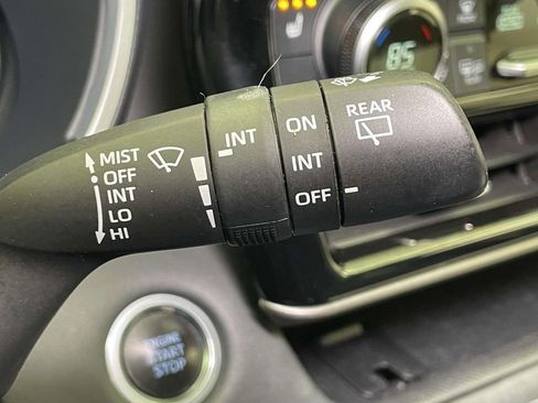 Used 2020 Toyota Highlander XLE image 42