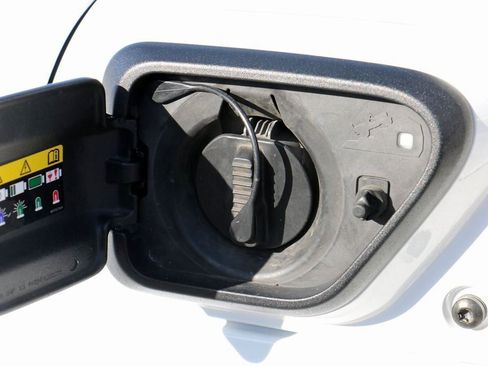 Used 2023 Jeep Wrangler Unlimited Sahara w/ Cold Weather Group image 12