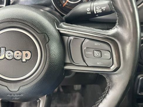Used 2022 Jeep Gladiator Sport AWD/4WD image 23