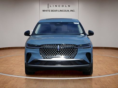 Used 2025 Lincoln Nautilus Premier w/ Equipment Group 102A AWD/4WD image 2