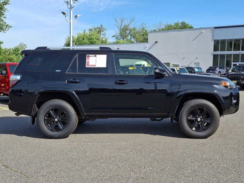 Used 2021 Toyota 4Runner SR5 Premium w/ Moonroof Package AWD/4WD image 7