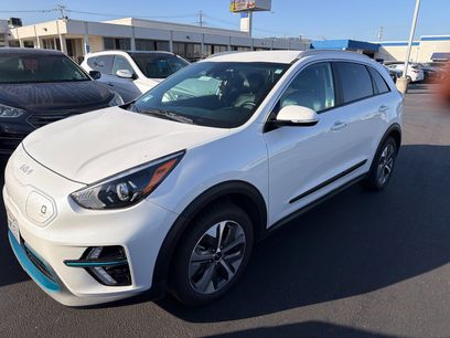 Used 2022 Kia Niro EX