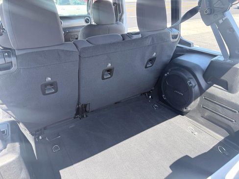 Used 2023 Jeep Wrangler Unlimited Sport image 19